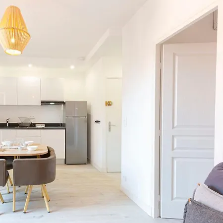 Renting Du Suquet Apartment Cannes